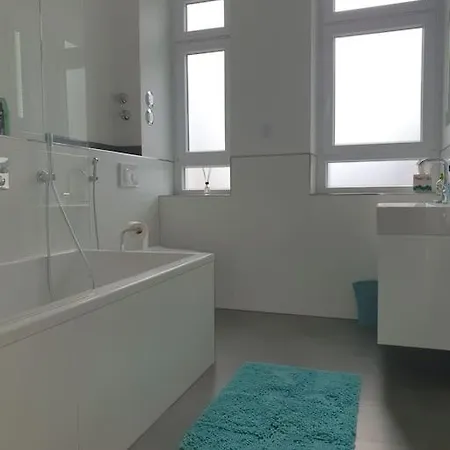 Lejlighed 2.og/altbau-wohnung Top-saniert/4-zimmer/weststadt