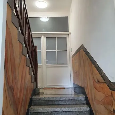 2.og/altbau-wohnung Top-saniert/4-zimmer/weststadt